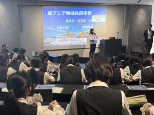 佐賀女子高等学校の3年生が来学しました！